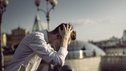 ルッキズムとは？社会問題として注目される背景や現状、事例を解説